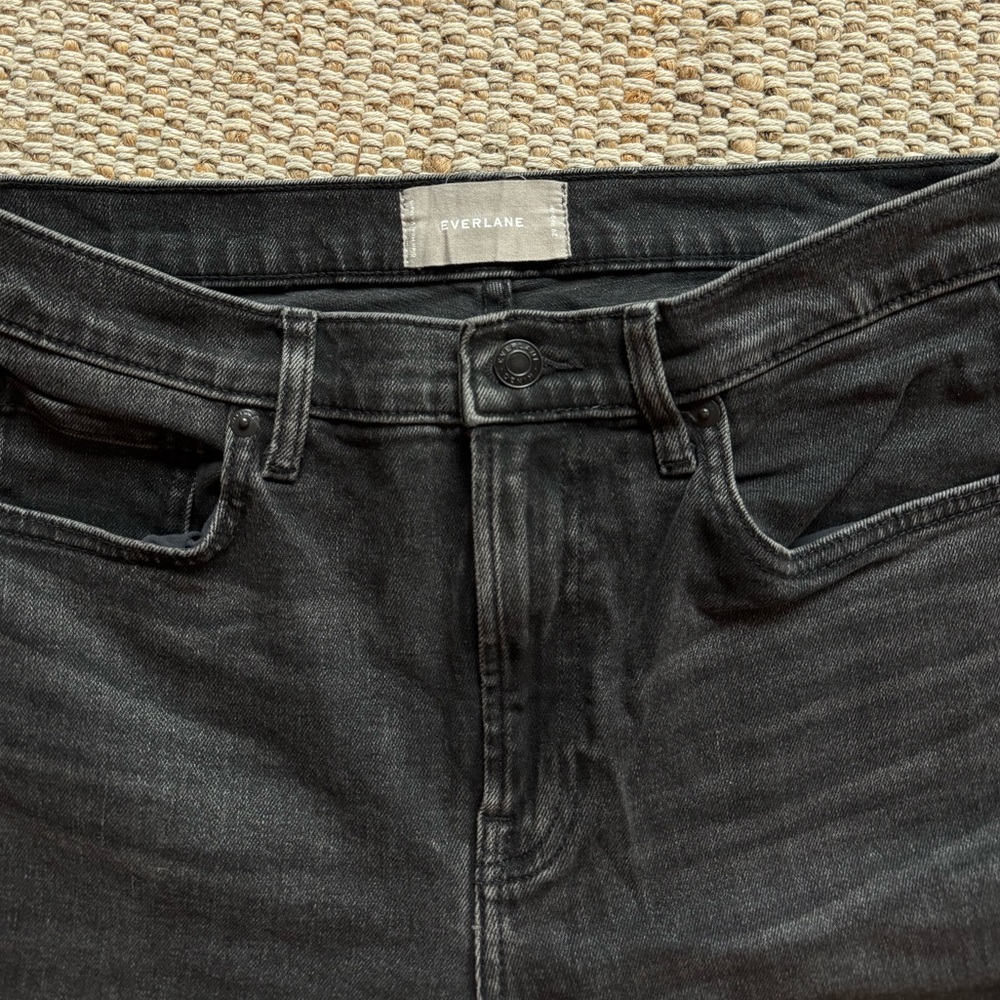 Everlane cropped kick flare jeans in black wash size 29